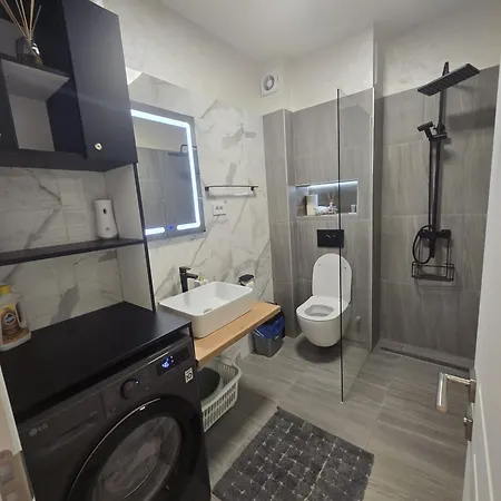 Luxury 2 Bedroom Apartment