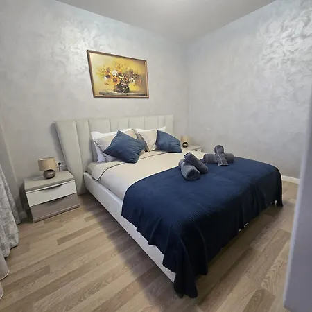 Luxury 2 Bedroom Апартаменты *